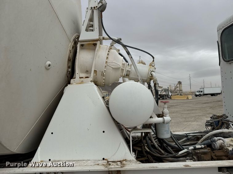 image for item EI4155 2011 Peterbilt 365 ready mix truck