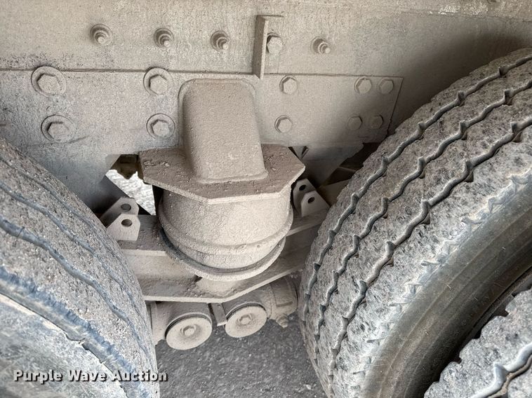 image for item EI4155 2011 Peterbilt 365 ready mix truck