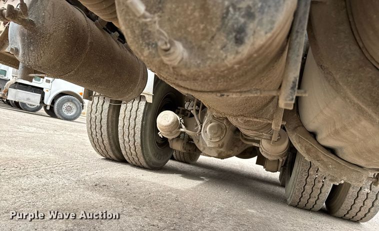 image for item EI4155 2011 Peterbilt 365 ready mix truck