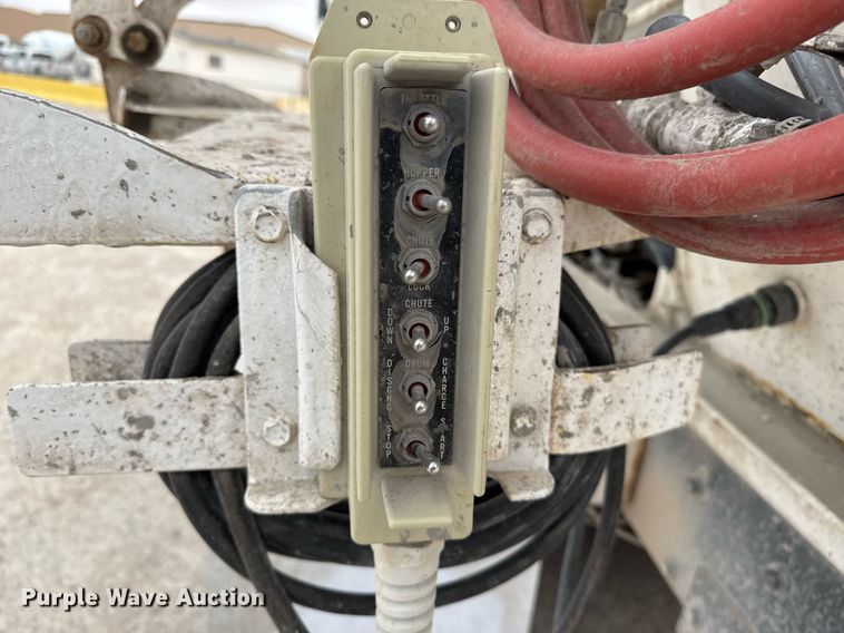 image for item EI4155 2011 Peterbilt 365 ready mix truck