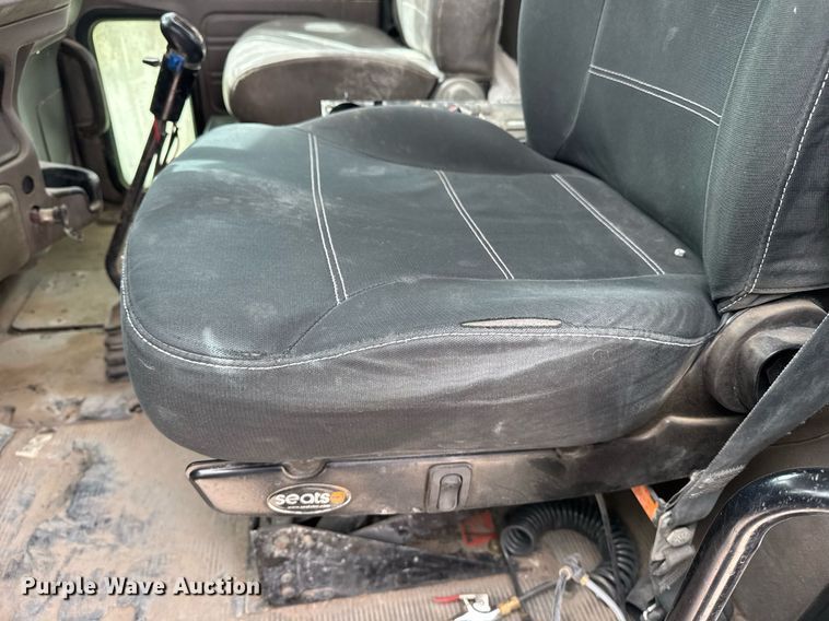 image for item EI4155 2011 Peterbilt 365 ready mix truck