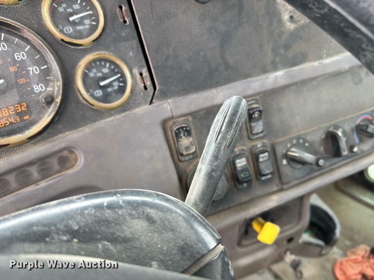 image for item EI4155 2011 Peterbilt 365 ready mix truck