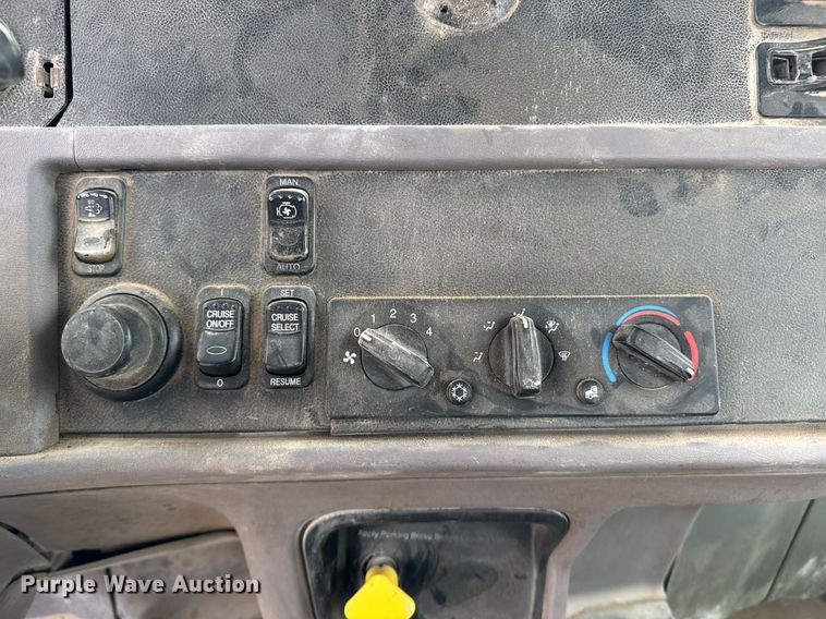 image for item EI4155 2011 Peterbilt 365 ready mix truck