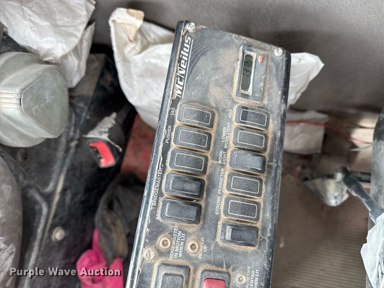 image for item EI4155 2011 Peterbilt 365 ready mix truck