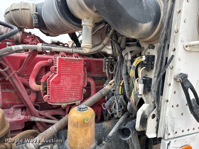 image for item EI4155 2011 Peterbilt 365 ready mix truck