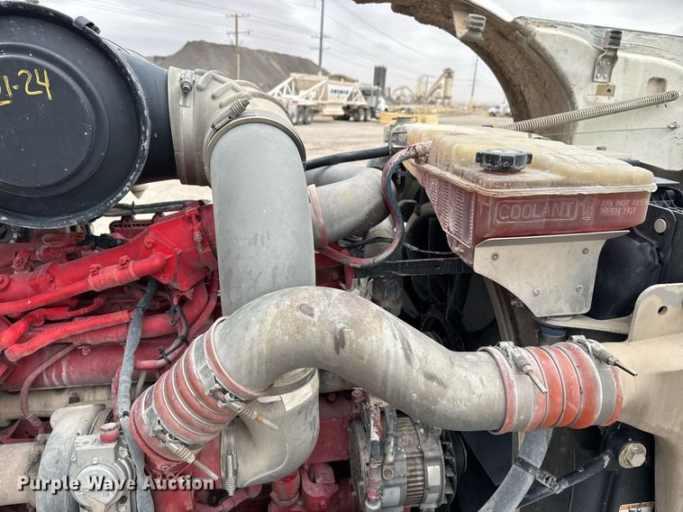 image for item EI4155 2011 Peterbilt 365 ready mix truck