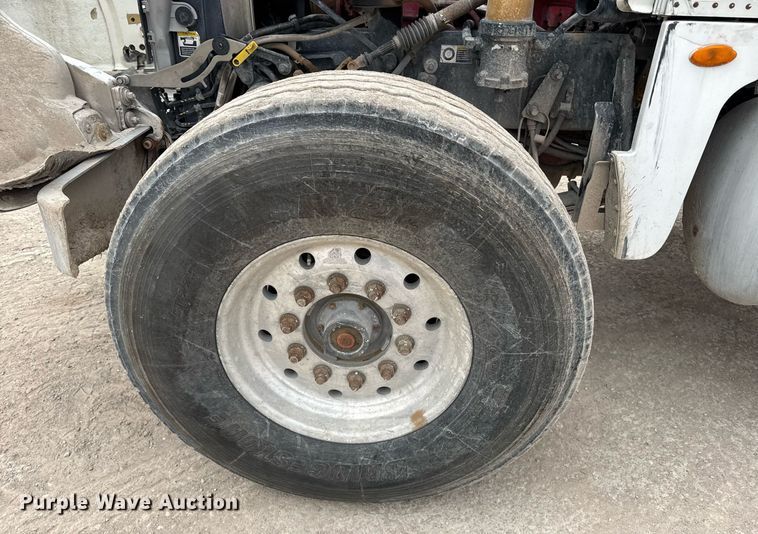 image for item EI4155 2011 Peterbilt 365 ready mix truck