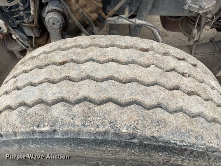 image for item EI4155 2011 Peterbilt 365 ready mix truck