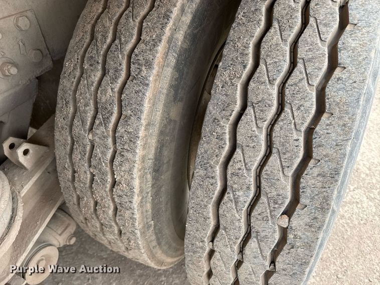 image for item EI4155 2011 Peterbilt 365 ready mix truck