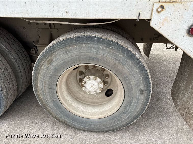 image for item EI4155 2011 Peterbilt 365 ready mix truck