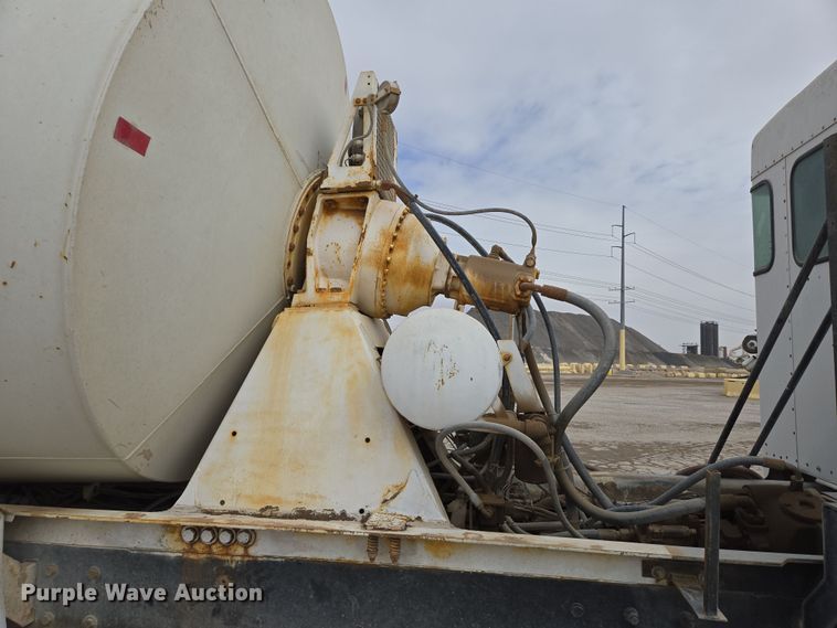 image for item EI4156 2008 Kenworth W900 ready mix truck