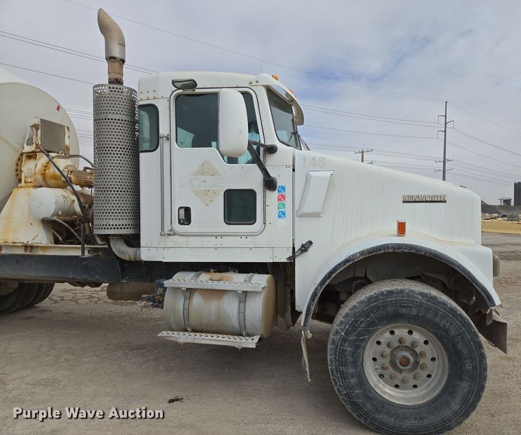 image for item EI4156 2008 Kenworth W900 ready mix truck