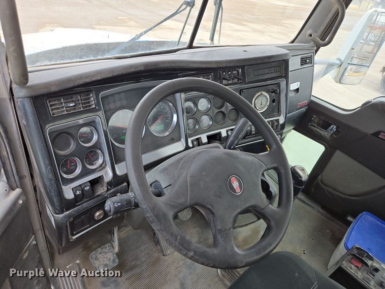 image for item EI4156 2008 Kenworth W900 ready mix truck