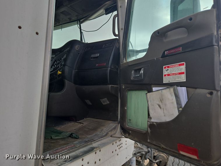 image for item EI4157 2007 Kenworth W900 ready mix truck