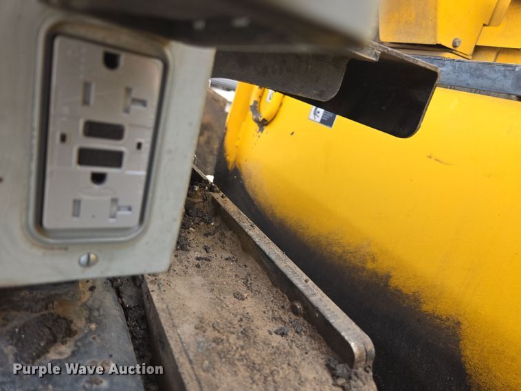 image for item EI4162 2020 Carlson CP85 paver