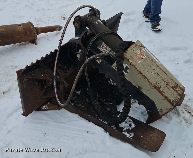 image for item EI8831 Daniels Manufacturing The Beak skid steer grapple