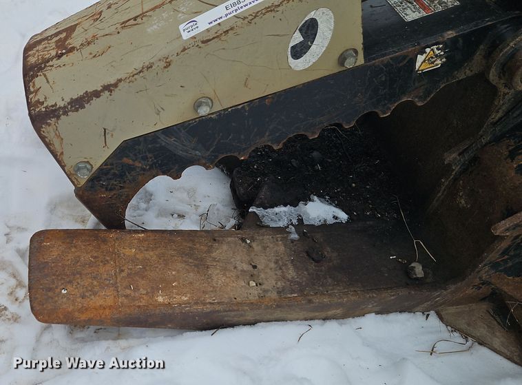 image for item EI8831 Daniels Manufacturing The Beak skid steer grapple