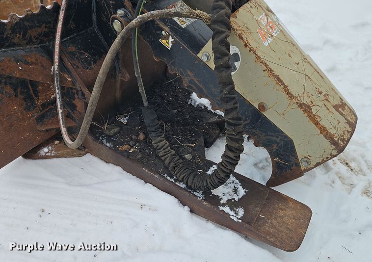 image for item EI8831 Daniels Manufacturing The Beak skid steer grapple