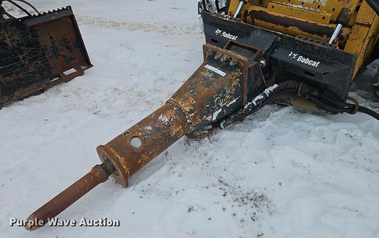 image for item EI8832 Bobcat HB 980 skid steer breaker