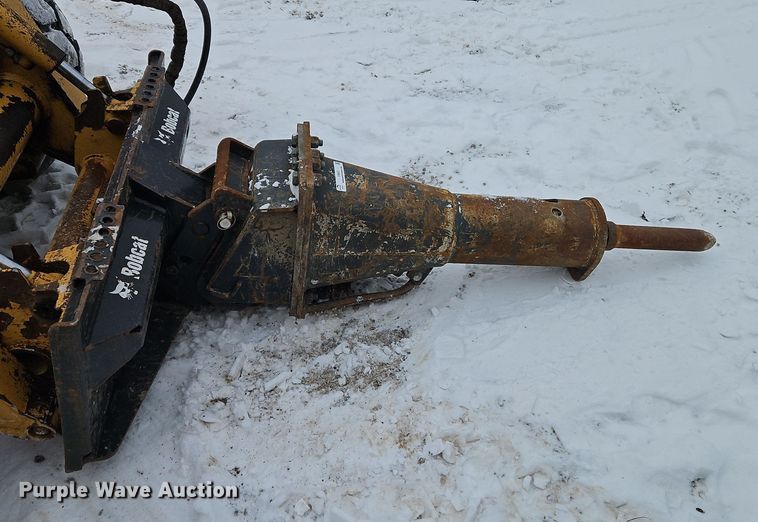 image for item EI8832 Bobcat HB 980 skid steer breaker