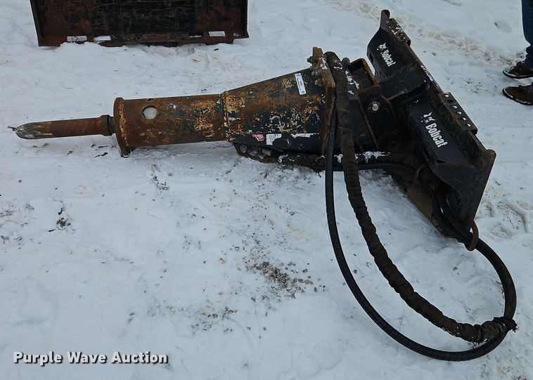 image for item EI8832 Bobcat HB 980 skid steer breaker