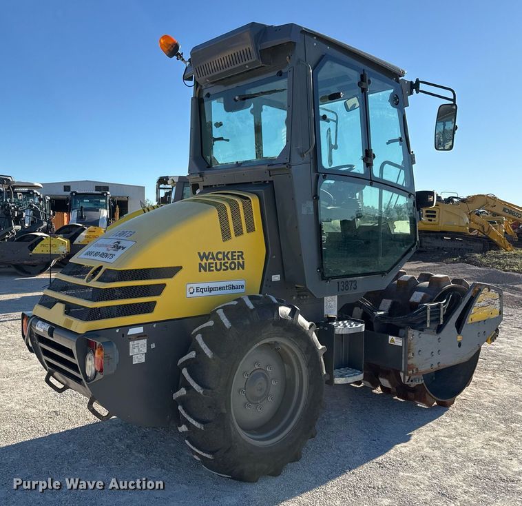 image for item EJ3390 2018 Wacker Neuson RC50P single drum vibratory roller