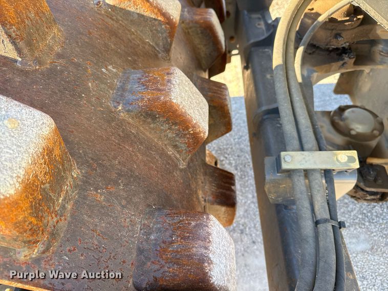 image for item EJ3390 2018 Wacker Neuson RC50P single drum vibratory roller