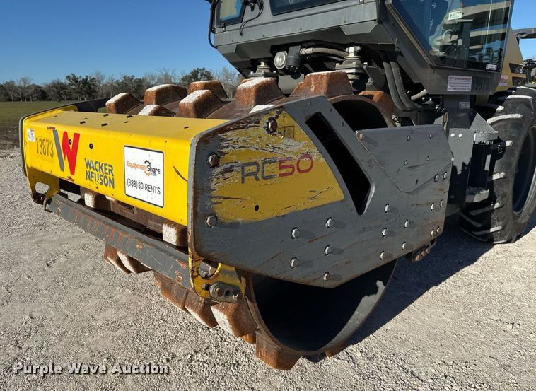 image for item EJ3390 2018 Wacker Neuson RC50P single drum vibratory roller