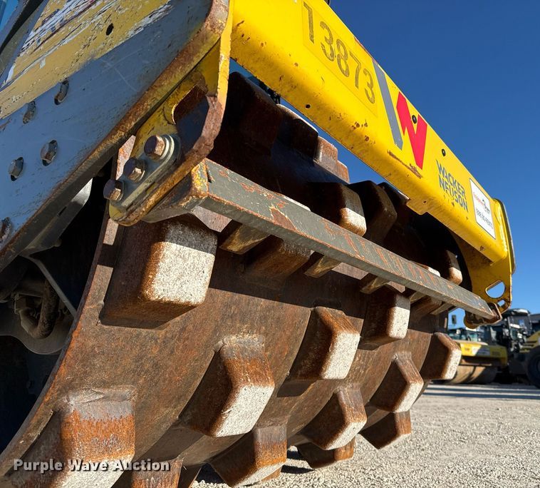 image for item EJ3390 2018 Wacker Neuson RC50P single drum vibratory roller