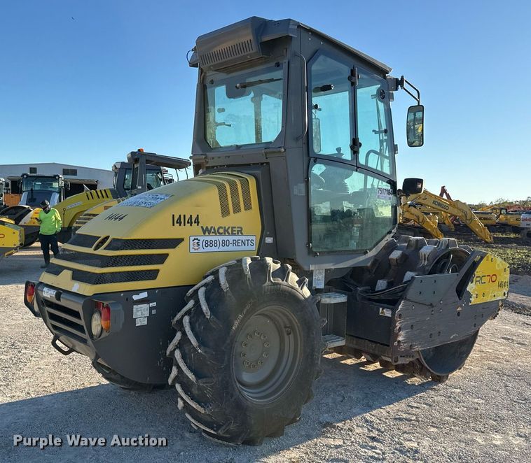 image for item EJ3400 2018 Wacker Neuson RC70P single drum vibratory roller