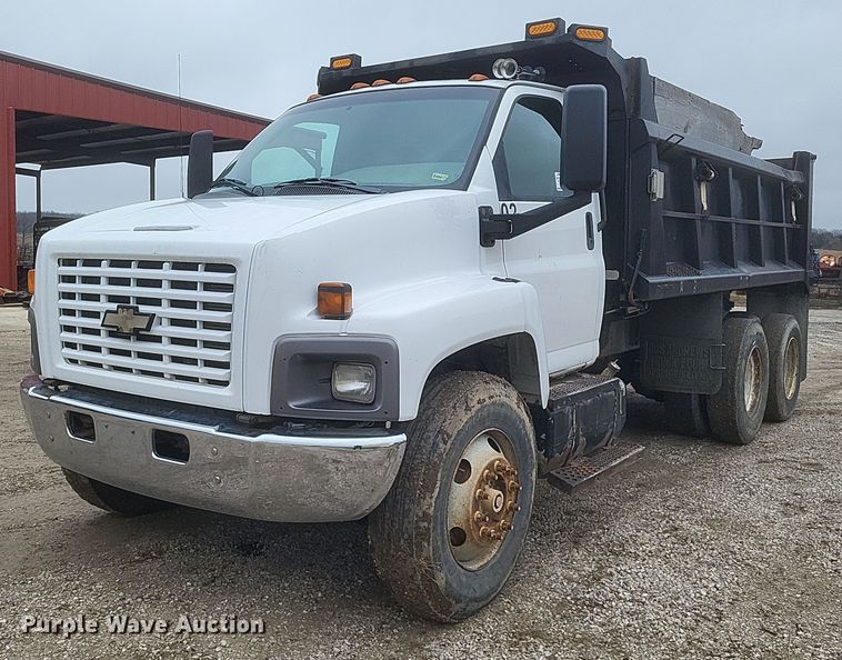 image for item EJ5367 2003 Chevrolet C8500 dump truck
