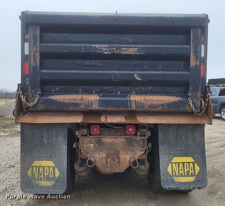 image for item EJ5367 2003 Chevrolet C8500 dump truck