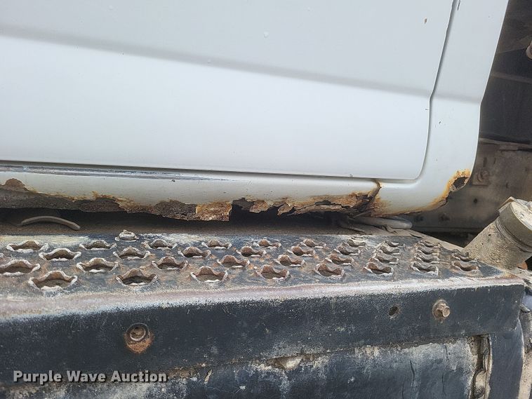 image for item EJ5367 2003 Chevrolet C8500 dump truck