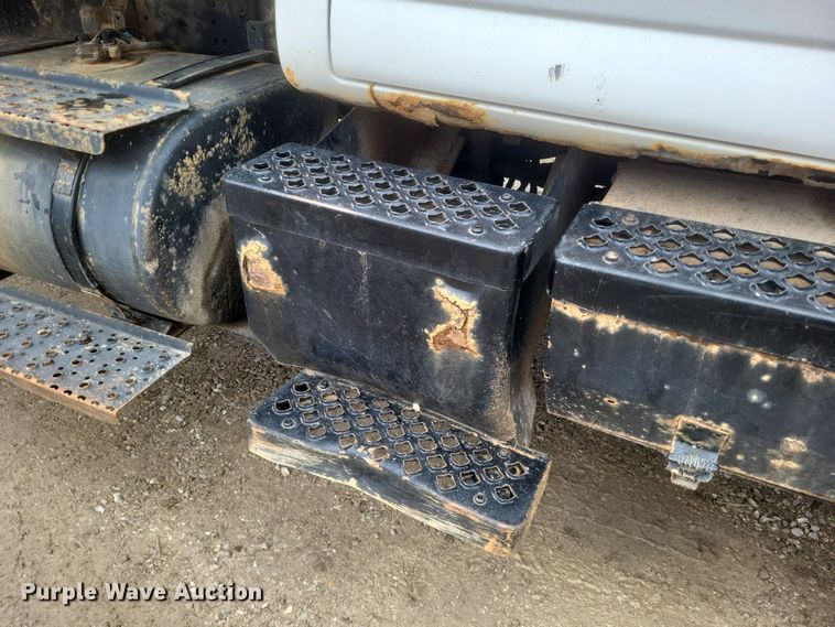 image for item EJ5367 2003 Chevrolet C8500 dump truck