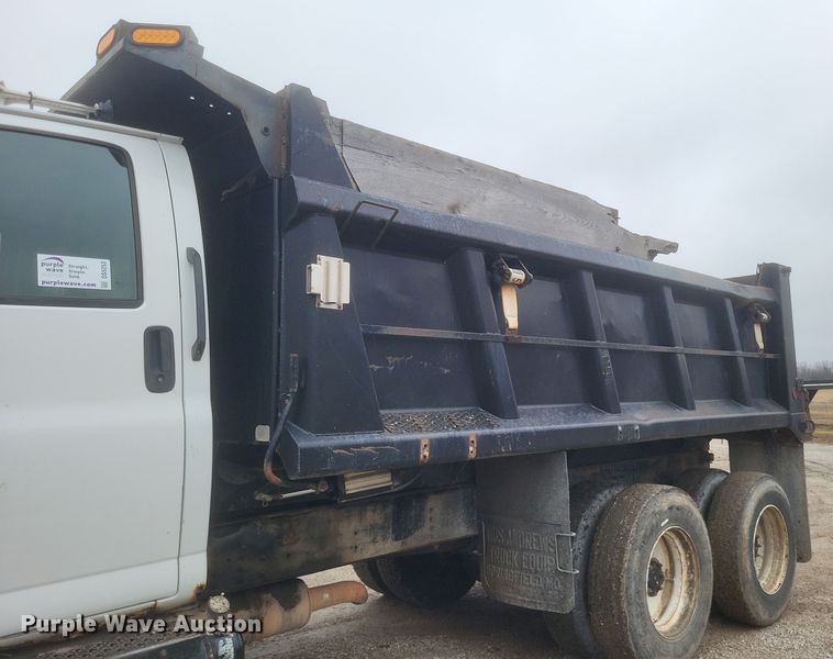 image for item EJ5367 2003 Chevrolet C8500 dump truck