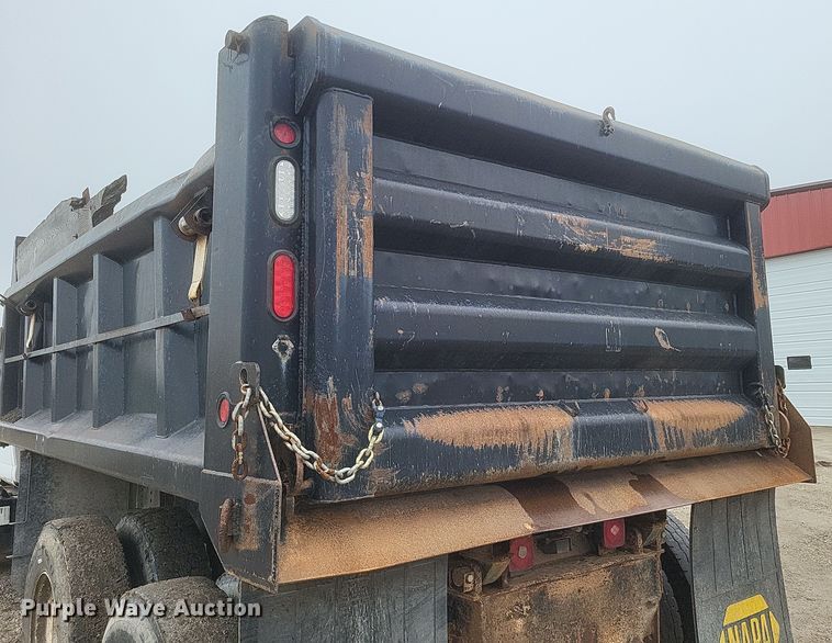 image for item EJ5367 2003 Chevrolet C8500 dump truck