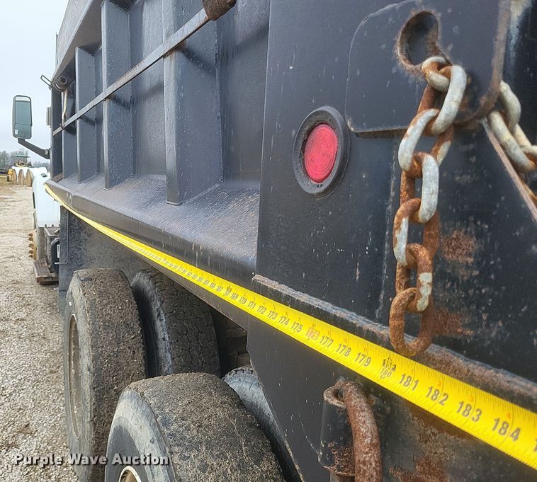 image for item EJ5367 2003 Chevrolet C8500 dump truck