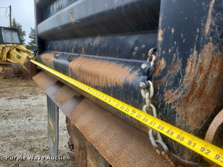 image for item EJ5367 2003 Chevrolet C8500 dump truck