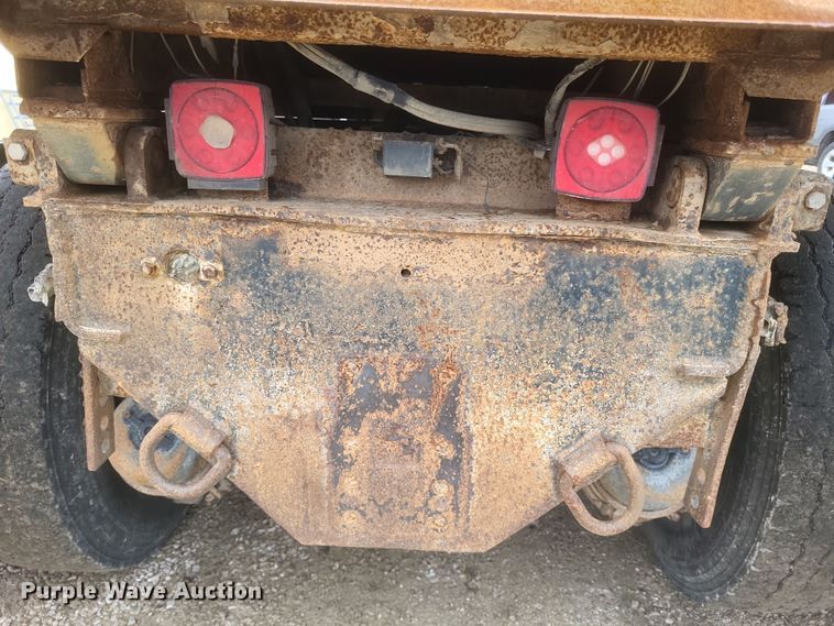 image for item EJ5367 2003 Chevrolet C8500 dump truck