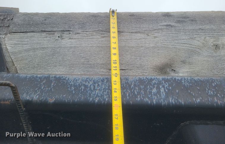 image for item EJ5367 2003 Chevrolet C8500 dump truck