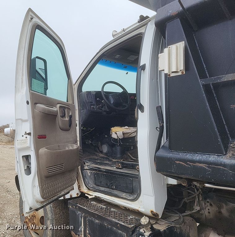 image for item EJ5367 2003 Chevrolet C8500 dump truck