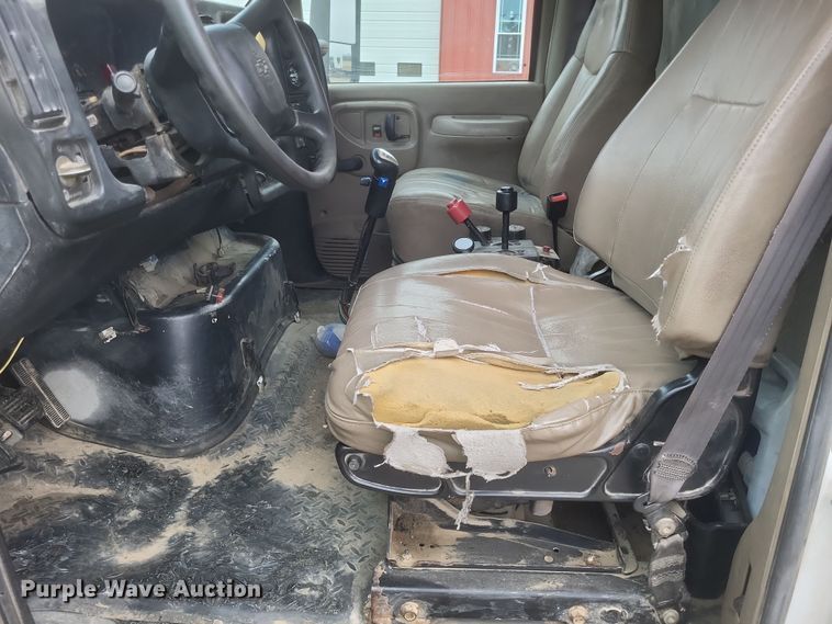 image for item EJ5367 2003 Chevrolet C8500 dump truck