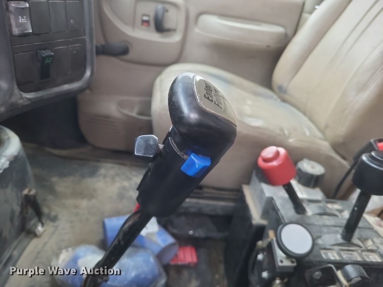 image for item EJ5367 2003 Chevrolet C8500 dump truck