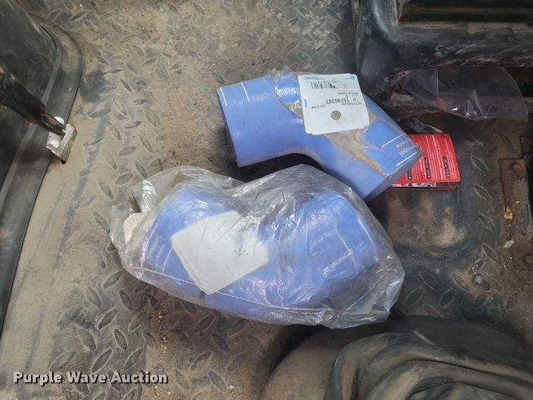 image for item EJ5367 2003 Chevrolet C8500 dump truck