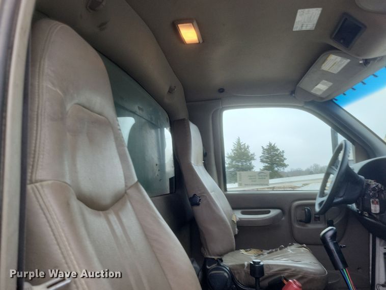 image for item EJ5367 2003 Chevrolet C8500 dump truck