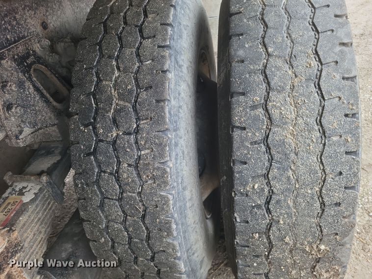 image for item EJ5367 2003 Chevrolet C8500 dump truck