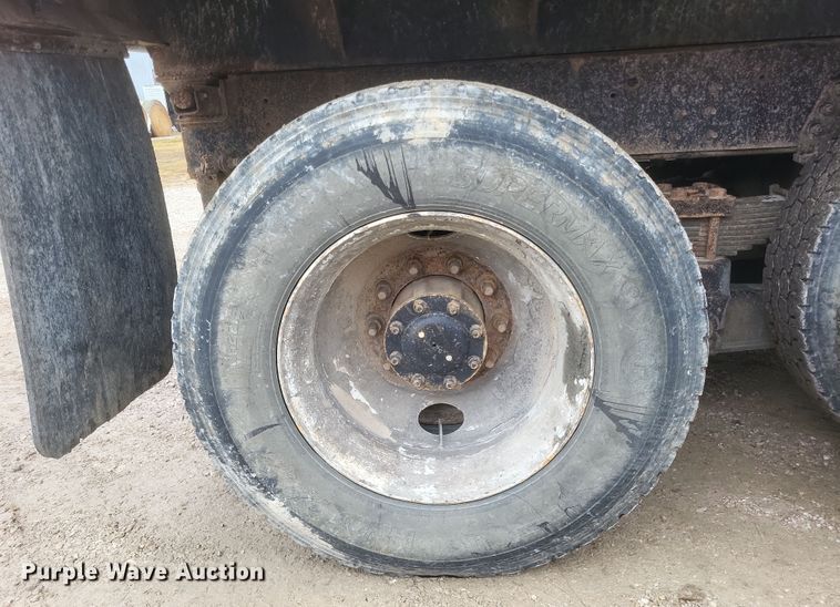 image for item EJ5367 2003 Chevrolet C8500 dump truck