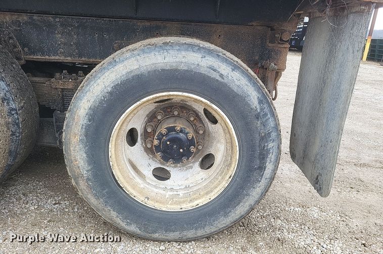 image for item EJ5367 2003 Chevrolet C8500 dump truck