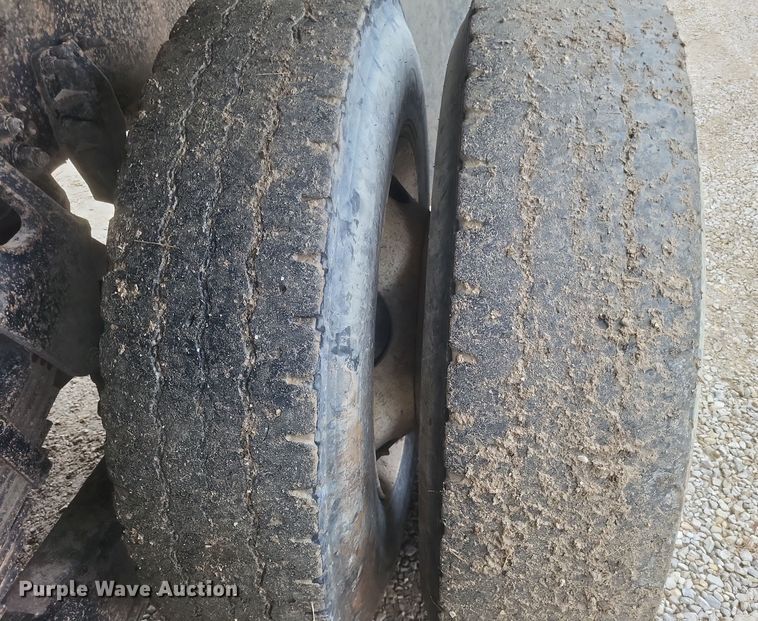 image for item EJ5367 2003 Chevrolet C8500 dump truck