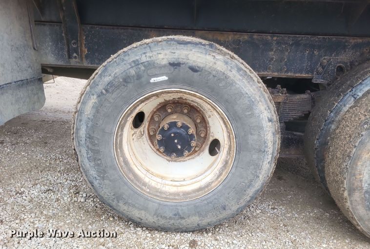 image for item EJ5367 2003 Chevrolet C8500 dump truck